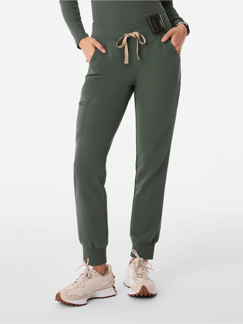 FIGS SET: Rafaela top (XS) & Zamora joggers (S) in MOSS